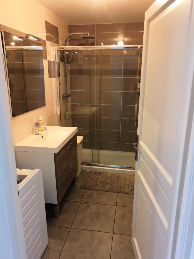 פרפיניין Spacieux, Top Lit, Hote Reactif, Proche Montagne Mer, Lumineux, Bien Equipe, Agreable, Chambre, Micro Maison Et Maison, Bien Regarder מראה חיצוני תמונה